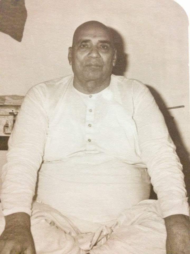 Nakur Wale Baba Ji — sacred moment at the Nakur ashram